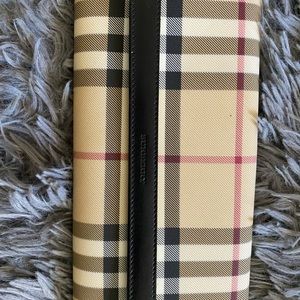 Burberry continental Wallet.